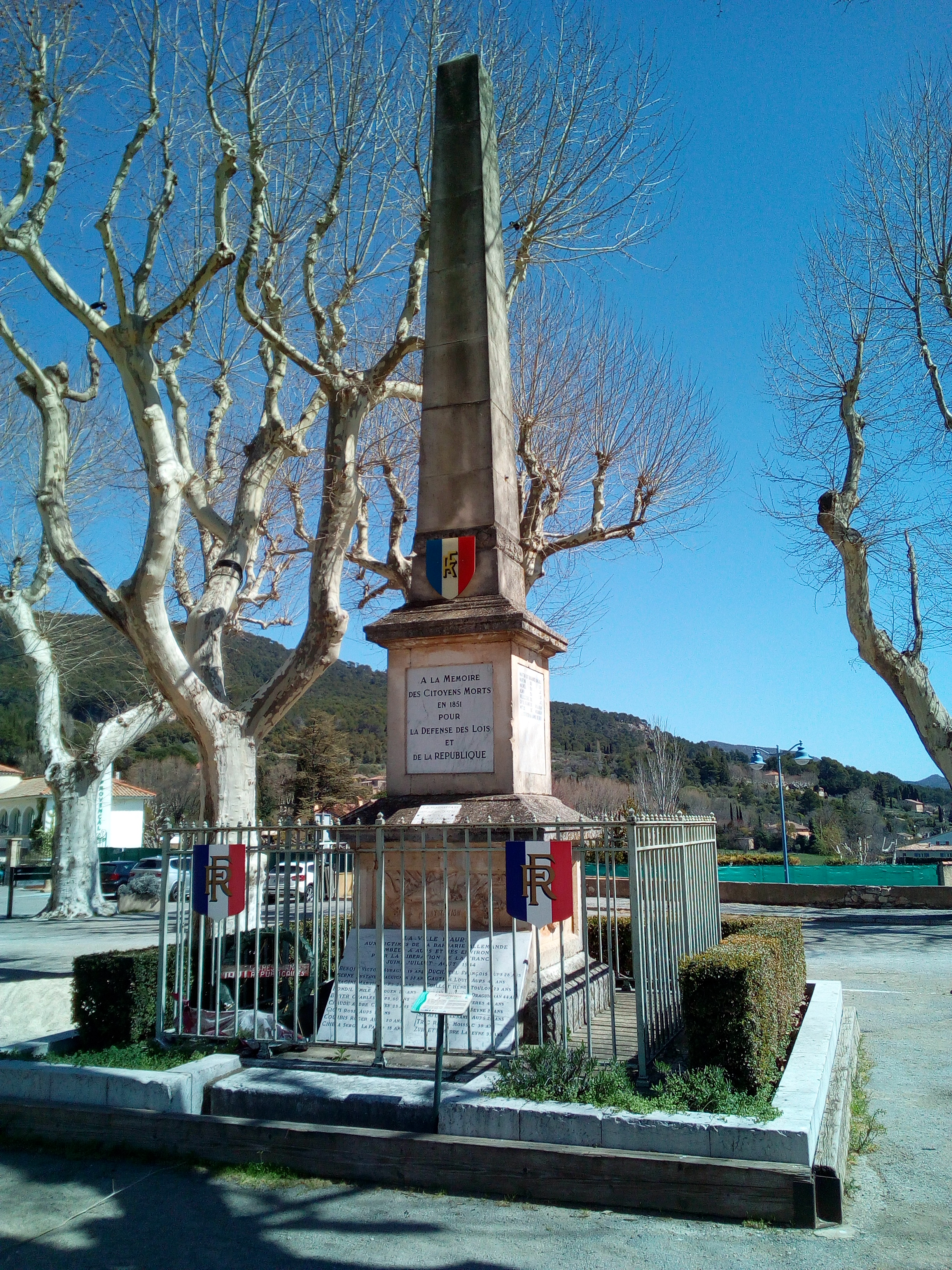 Photo Monument of the insurrection