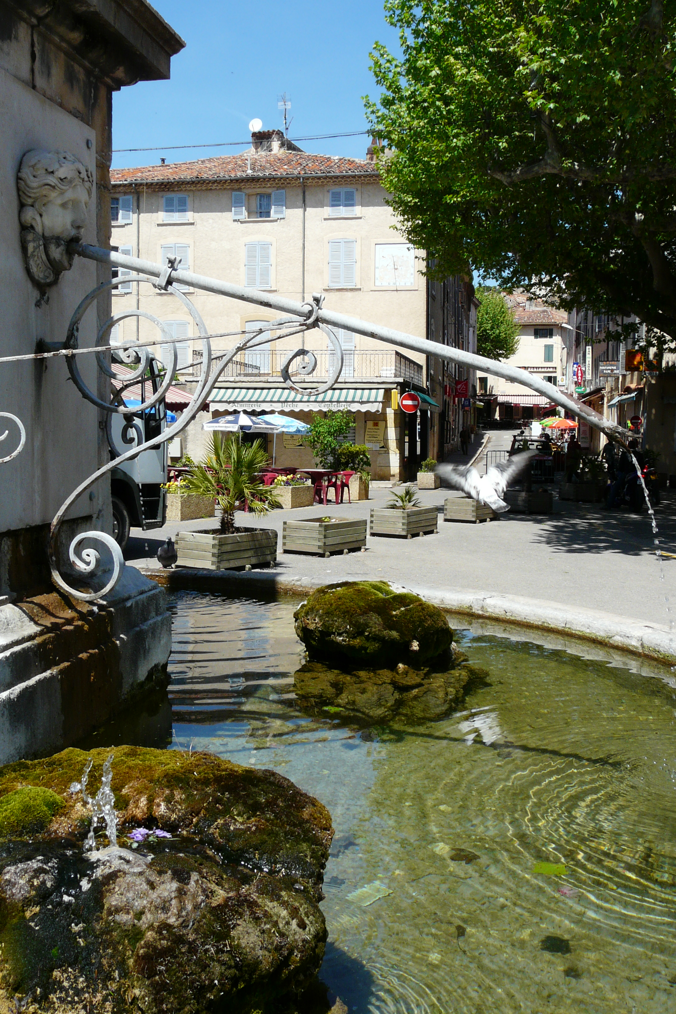 Photo Circuit of fountains and laundries
