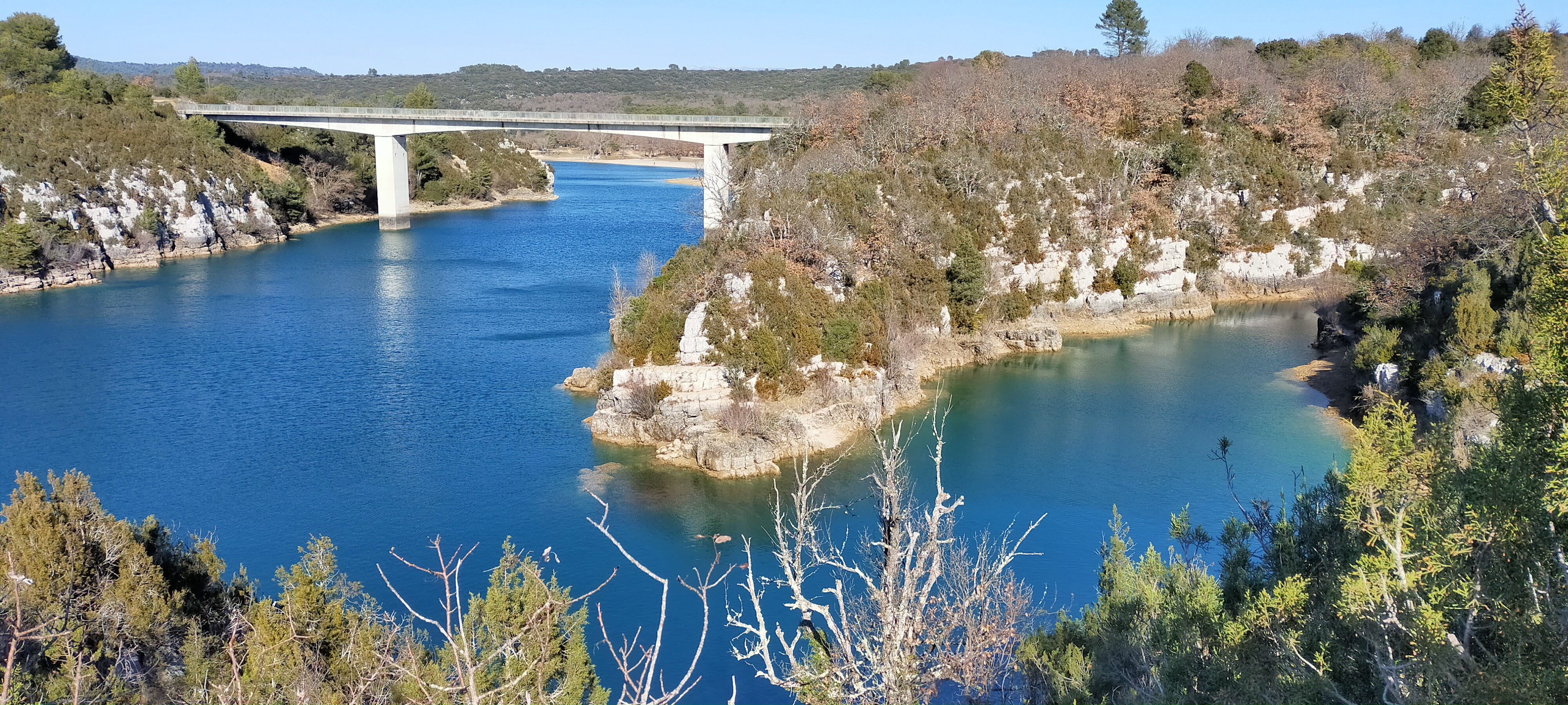 Photo Viewpoint on the Bridge and the Lake of Artignosc