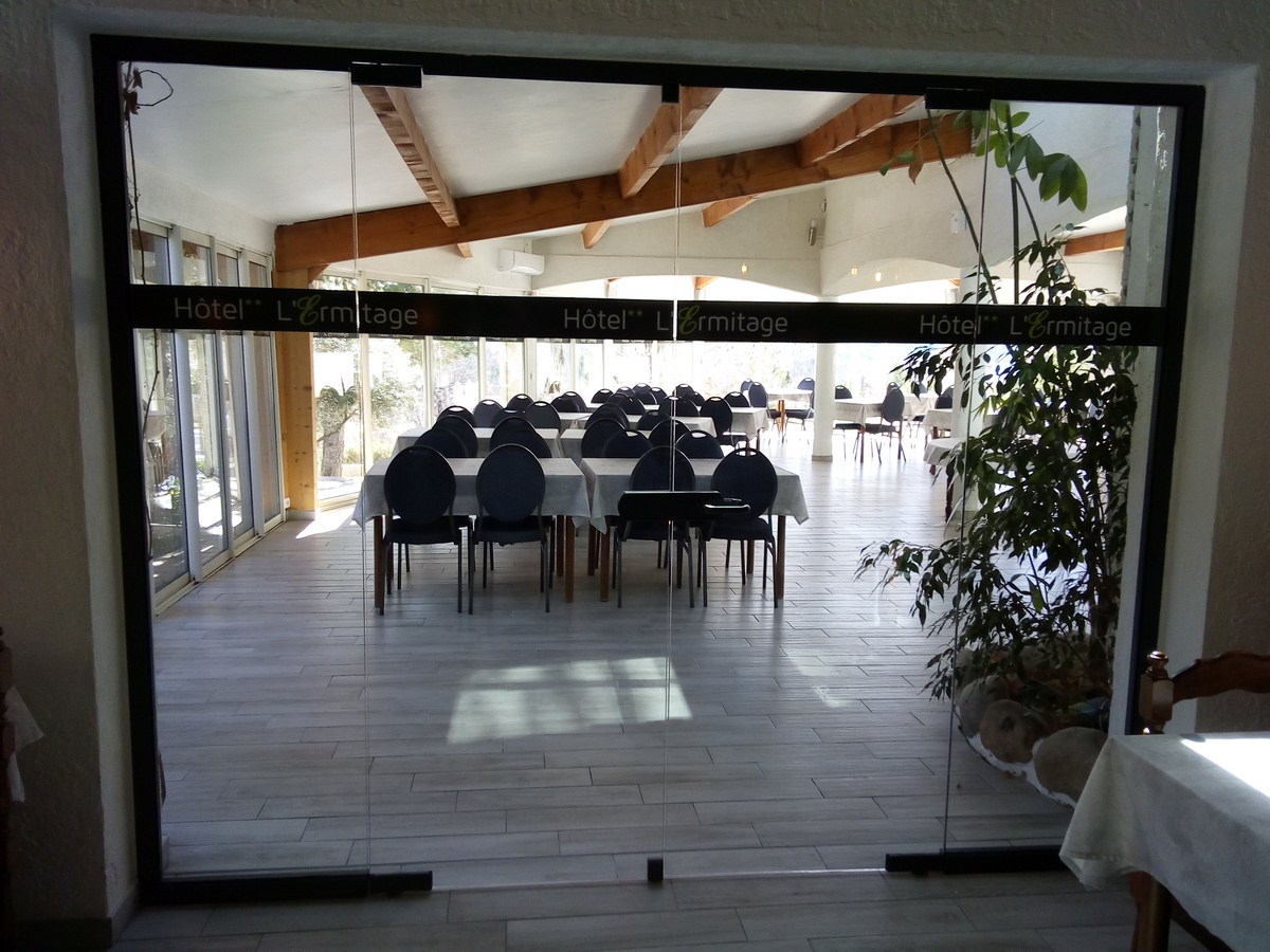 Salle de restaurant avec vue paronamique - L'Ermitage