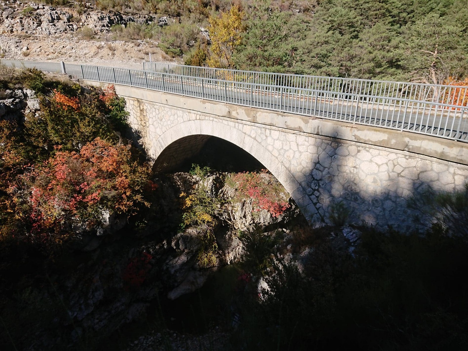 Vue depuis les falaises - Pont de L'evescat
