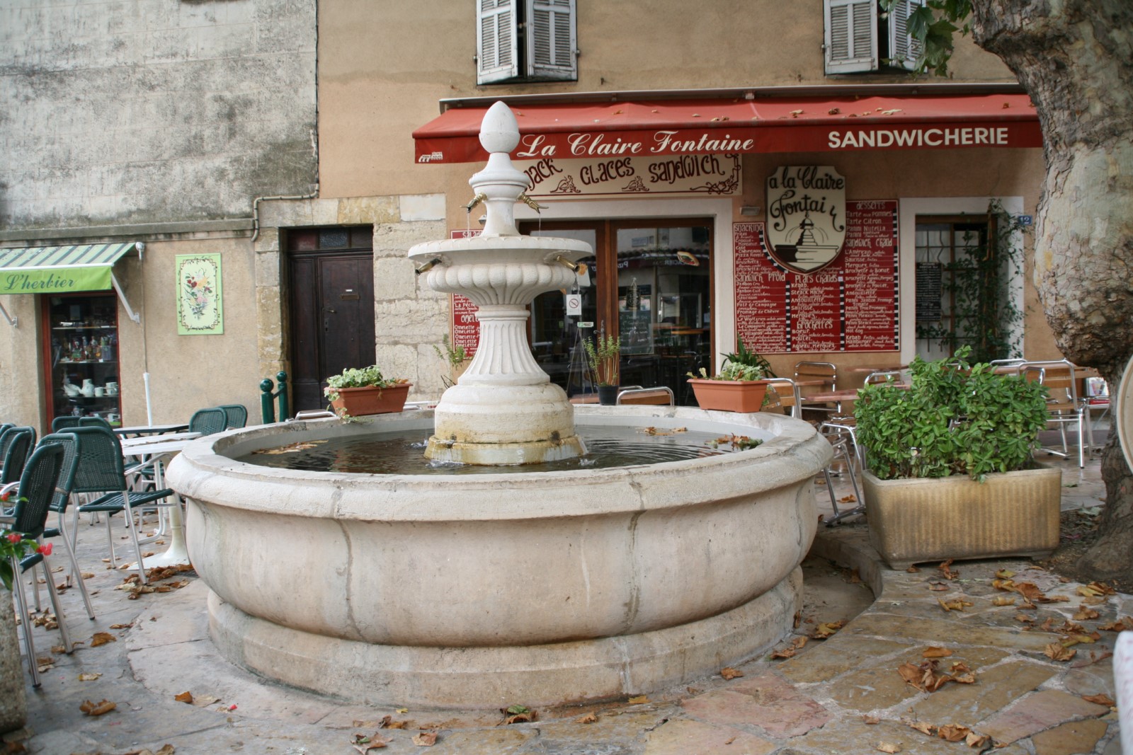 Photo General Girard  Place Fountain