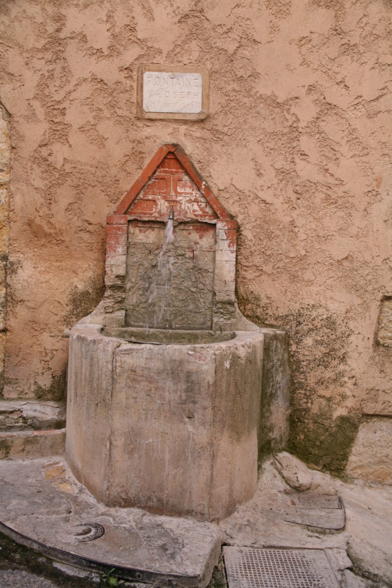 Photo Eperon alley fountain