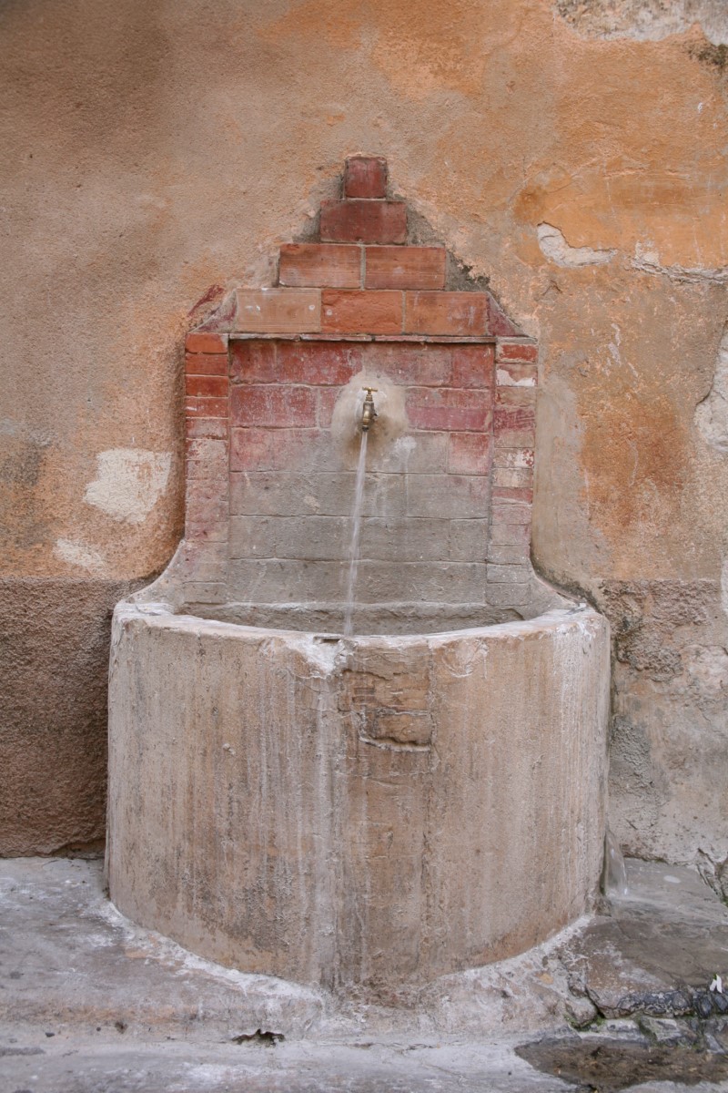 Photo Barrins alley fountain