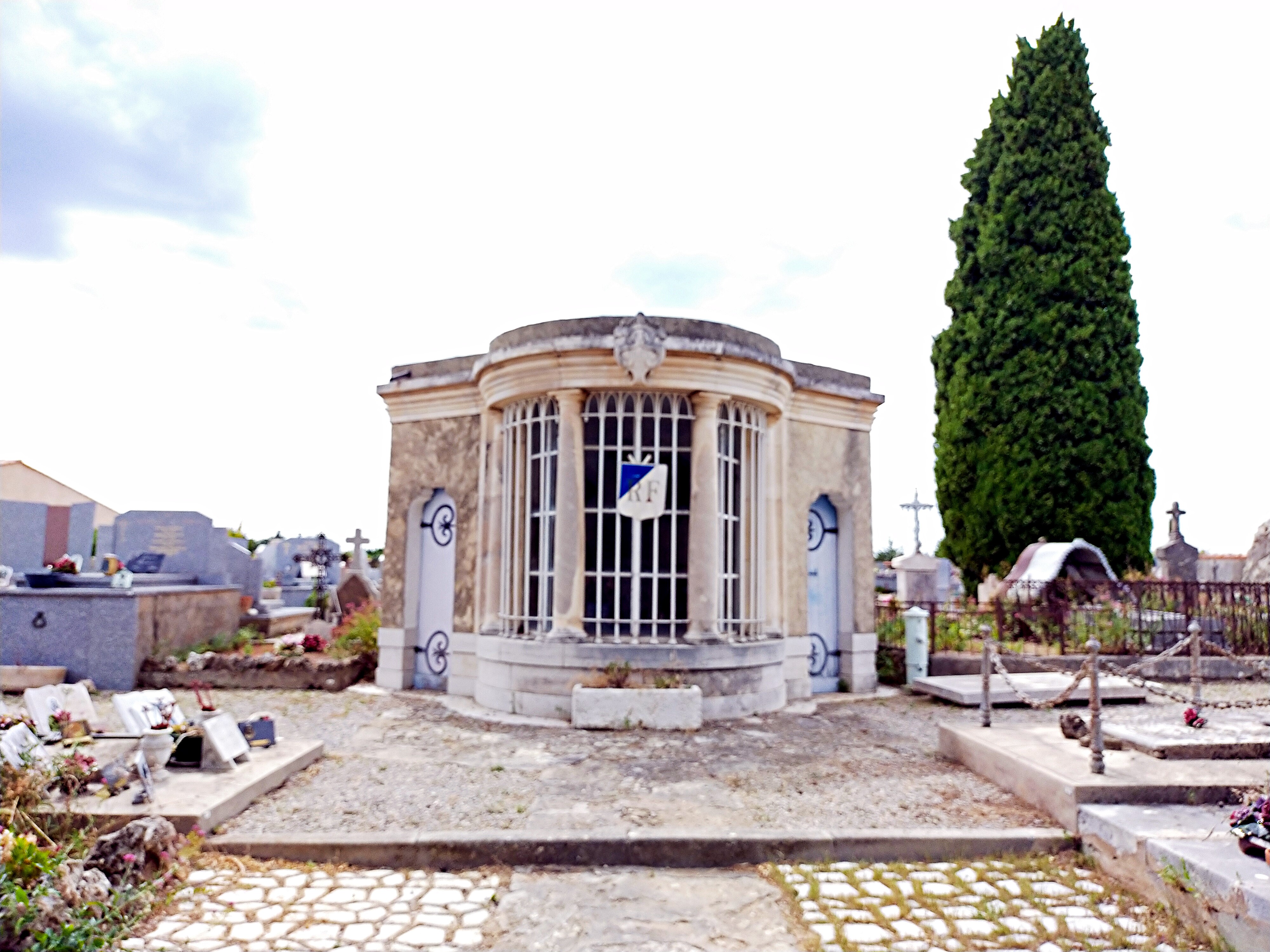 Photo Mausoleum to the insurgents