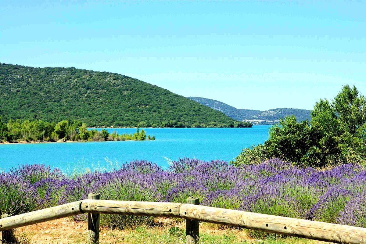 Vue du lac - Camping Les Pins